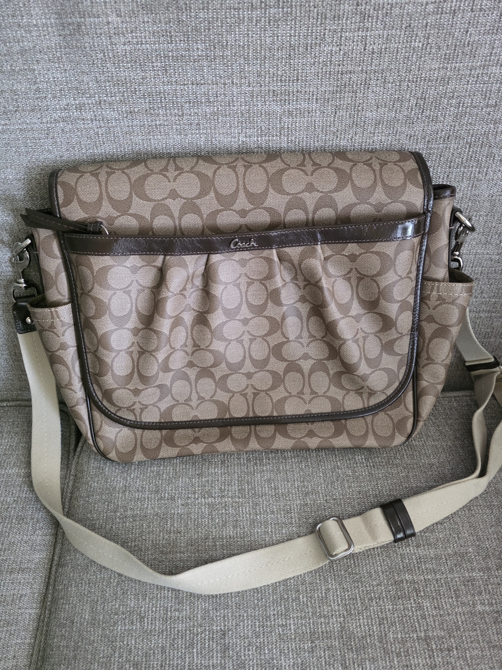 Coach Signature Large Messenger Crossbody Diaper Bag Brown F18378 - Excellent!